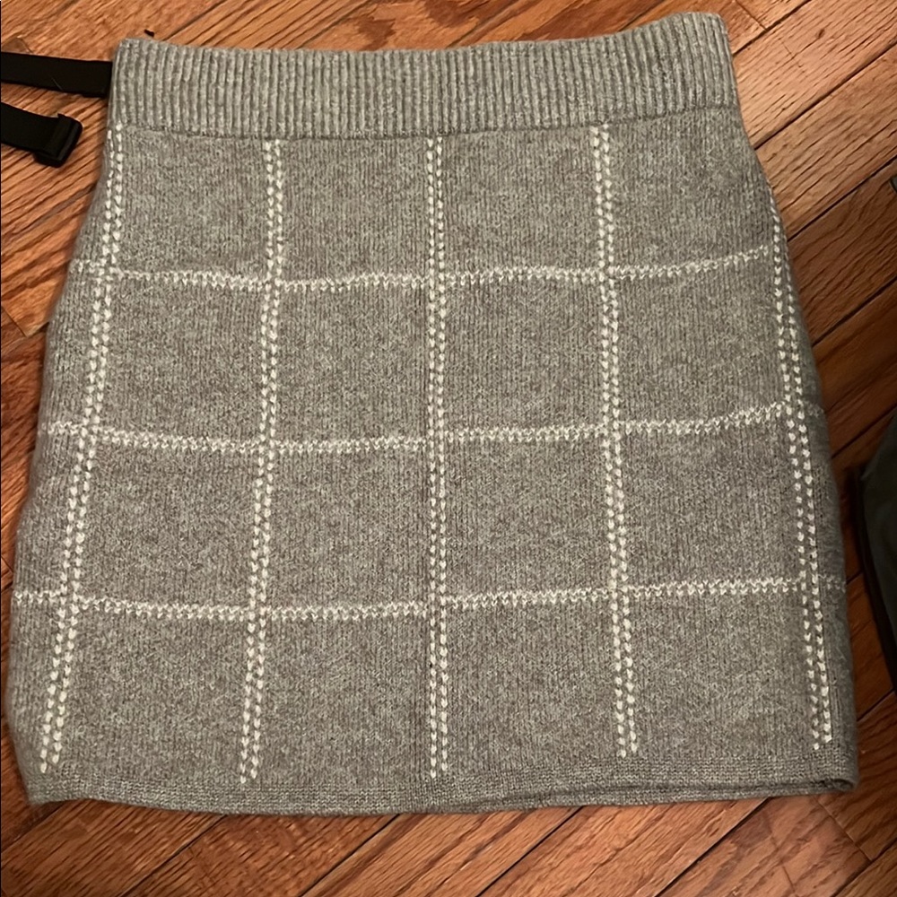 Gray Checkered Knit Skirt